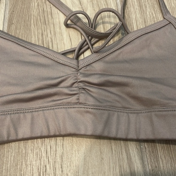 ALO YOGA Sunny Strappy Bra Gravel Gloss Sz S - Picture 6 of 7
